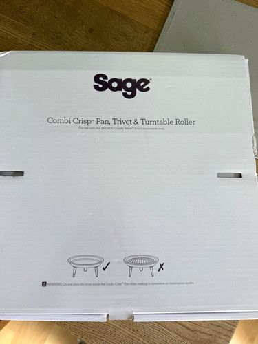Sage crisp pan - sage, trivet